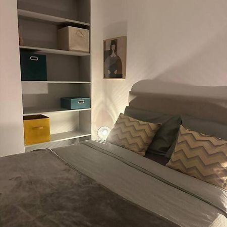 Stylish Renovated Apartment In Chiado Lizbona Zewnętrze zdjęcie