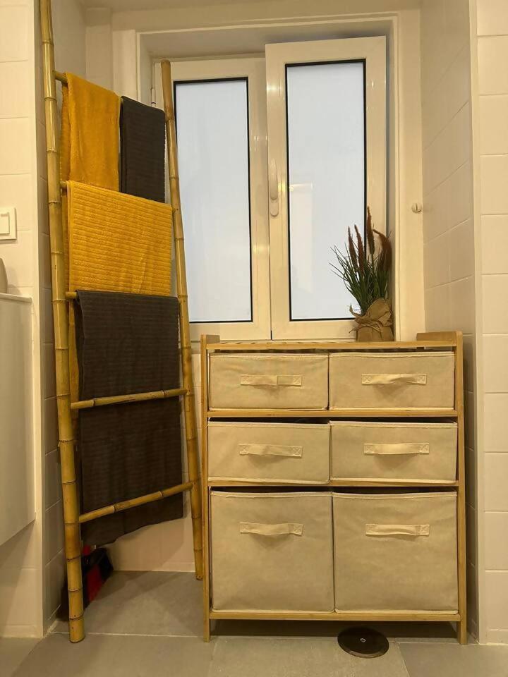 Stylish Renovated Apartment In Chiado Lizbona Zewnętrze zdjęcie