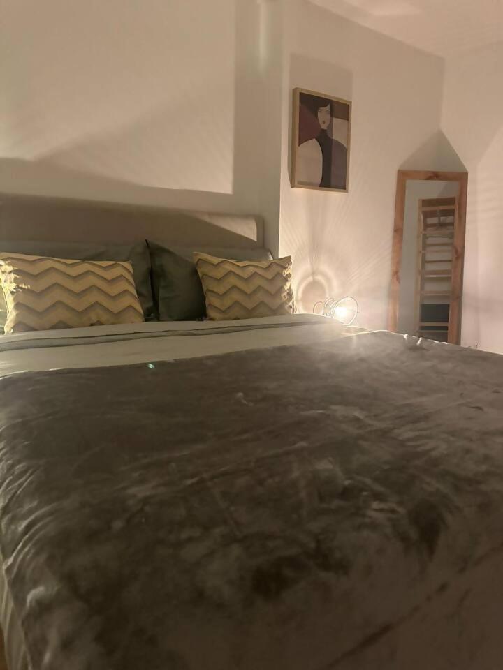 Stylish Renovated Apartment In Chiado Lizbona Zewnętrze zdjęcie