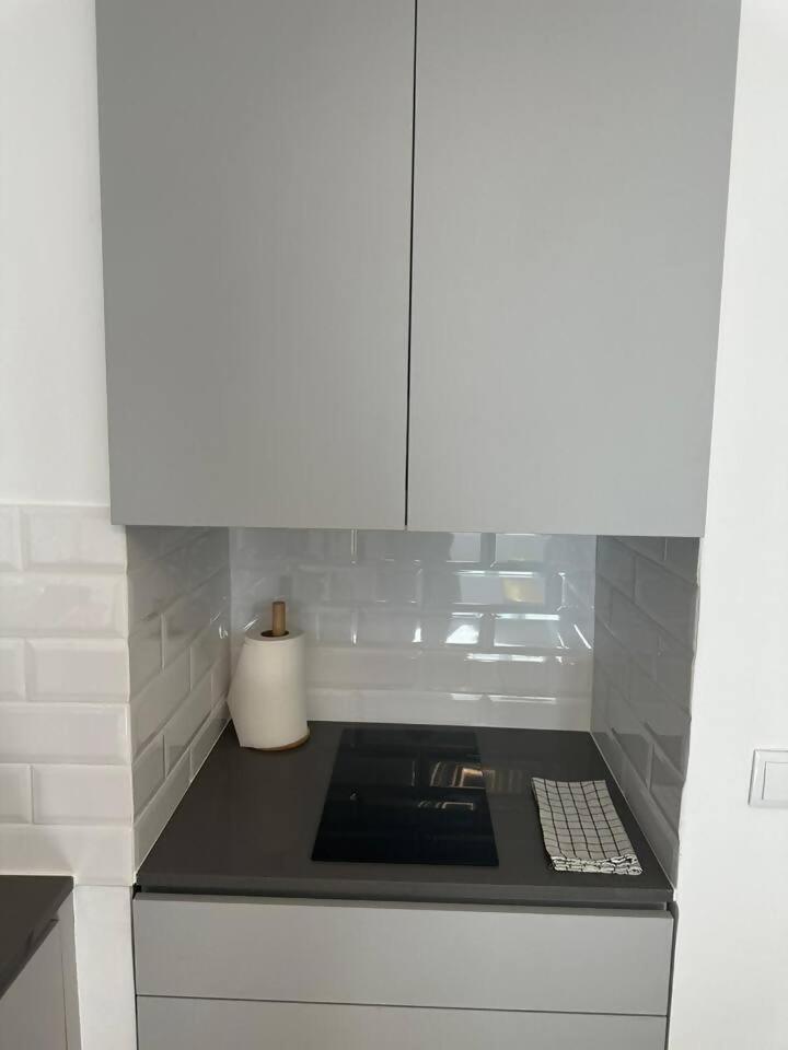 Stylish Renovated Apartment In Chiado Lizbona Zewnętrze zdjęcie